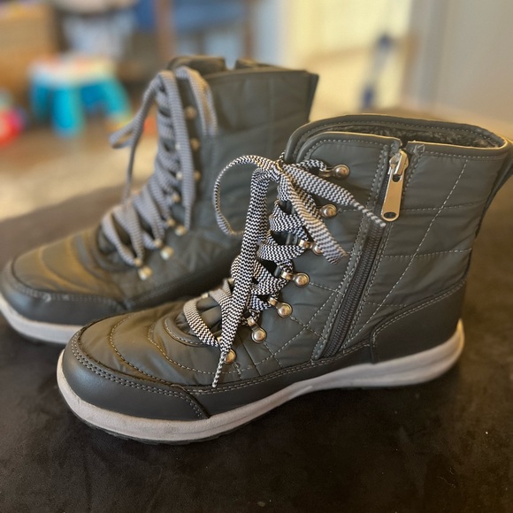 Weatherproof Women's Katie Water Resistant Shoe w/Side Zipper - Picture 1 of 4